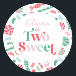 Sticker Rond Christmas Candy Two Sweet 2e anniversaire<br><div class="desc">Deux Sucres ! Bonbons de Noël Deux collants de fête de 2e anniversaire doux avec sucres de canne,  haricots de gelée et autres bonbons.</div>