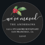 Sticker Rond Christmas Greenery Nous avons déménagé Nouveau éti<br><div class="desc">Christmas greenery nous avons déplacé les étiquettes d'adresse de retour de faire-part mobiles : faites connaître à vos amis et votre famille votre nouvelle adresse avec ces étiquettes d'adresse de retour chic, moderne et simple. Ajoutez simplement vos noms et votre adresse en calligraphie de script élégante et en typographie élégante...</div>