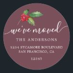 Sticker Rond Christmas Greenery Nous avons déménagé Nouveau éti<br><div class="desc">Christmas greenery nous avons déplacé les étiquettes d'adresse de retour de faire-part mobiles : faites connaître à vos amis et votre famille votre nouvelle adresse avec ces étiquettes d'adresse de retour chic, moderne et simple. Ajoutez simplement vos noms et votre adresse en calligraphie de script élégante blanche et typographie élégante...</div>