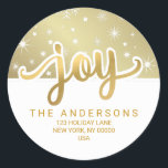 Sticker Rond Christmas Joy Gold manuscrit Adresse de retour<br><div class="desc">Texte manuscrit moderne avec des étoiles et des lettres enneigées pour des étiquettes autocollants d'adresse de retour personnalisés pour les cadeaux de vacances et les cartes de voeux.</div>