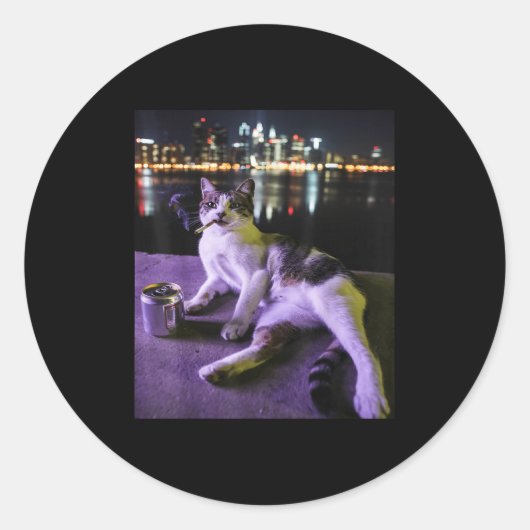 Sticker Rond Cigarette Kitten Drôle Fumer Chat Mème Bra Stupide (Devant)