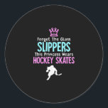 Sticker Rond Citation Cadeaux De Filles De Hockey Sur Glace<br><div class="desc">Citation Cadeaux De Filles De Hockey Sur Glace</div>
