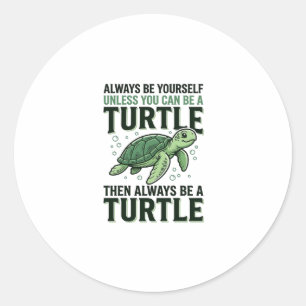 Sticker Rond Citation de Tortue Drôle Design de Gravure Vintage
