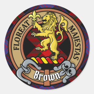 Sticker Rond Clan Brown Crest sur Tartan