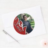 Sticker Rond Classe de 2017 Red and Silver Graduation Photo (Enveloppe)