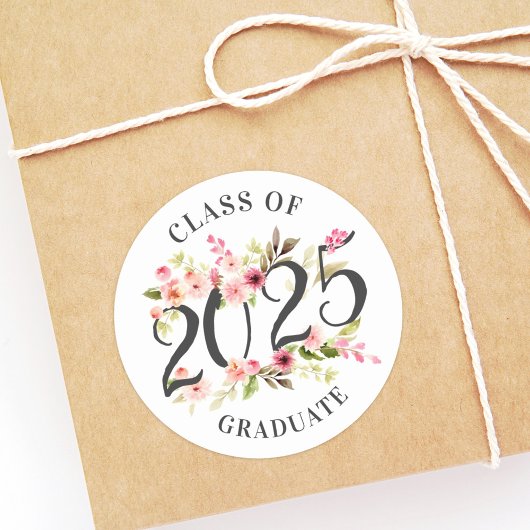 Sticker Rond Classe de 2025 Graduate Pink Floral Graduation