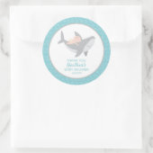 Sticker rond classique Baby shower de requin doux (Sac)
