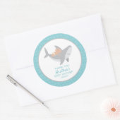Sticker rond classique Baby shower de requin doux (Enveloppe)