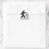 Sticker rond classique de Squatchin (Sac)