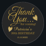 Sticker Rond Classy Black and Gold 30th Birthday Merci<br><div class="desc">30e anniversaire merci autocollants en or classe typographie sur noir.</div>