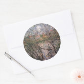 Sticker Rond Claude Monet - Printemps à travers les branches (Enveloppe)