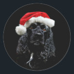 Sticker Rond Cocker Spaniel Christmas<br><div class="desc">Black cocker spaniel porte un casquette Père Noël amoureux de les chiens autocollant Noël</div>