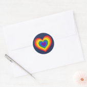 Sticker Rond Coeur arc-en-ciel sur bleu marine (Enveloppe)