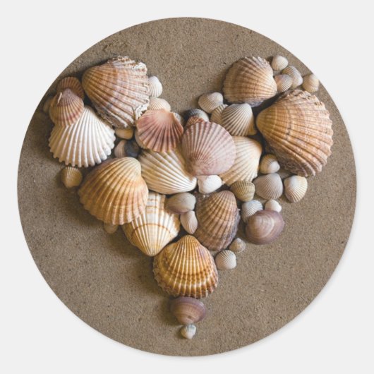 Sticker Rond Coeur Saint Valentin fait avec des coquilles (Devant)