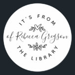Sticker Rond Coeurs et Feuilles dessinés à la main 'De la Bibli<br><div class="desc">Cette bibliothèque est idéale pour les amateurs de livres. Le design présente votre nom au centre dans un style moderne et élégant. Au-dessus et au-dessous de votre nom sont d'adorables ornements dessinés à la main de coeurs et de traits botaniques. Cliquez sur "personnaliser" pour en faire votre propre.</div>
