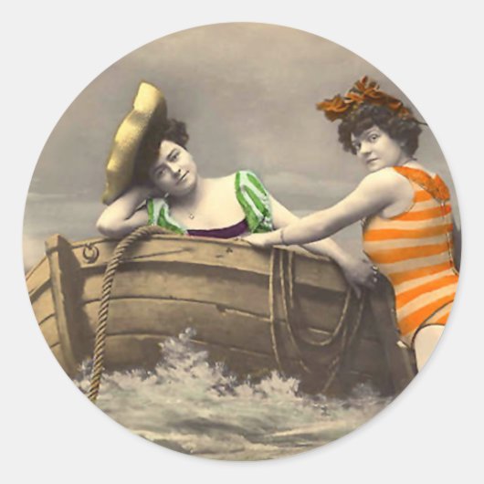 Sticker Rond Combinaison De Bain Scanadllée (Devant)