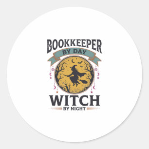 Sticker Rond Comptable le jour Sorcière la nuit Vintage T-shirt