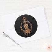 Sticker Rond Conception complexe de violon Brown sur noir (Enveloppe)