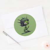 Sticker Rond Conception de dessin animé d'alien mangeant un côn (Enveloppe)