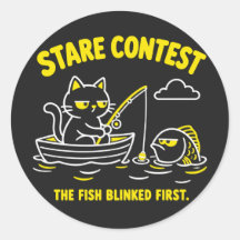 Concours de regards drôles de chats de pêche jaune