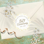 Sticker Rond Confetti du 50e anniversaire Elégant Coeurs d'or<br><div class="desc">Conçu pour coordonner avec notre collection de Coeurs d'Or du 50e anniversaire. Doté de délicats coeurs dorés. Personnalisez avec vos cinquante ans spéciaux d'information d'anniversaire d'or en lettres d'or chic. Conçu par Thisisnotme©</div>