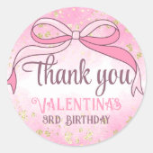 Sticker Rond Coquette Pink Bow Gold Parties scintillant Script  (Devant)