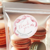 Sticker Rond Coquette Pink Bow & Pearls Fête des mariées Favori