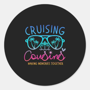 Sticker Rond Cousins en croisière créant des souvenirs ensemble