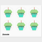 Sticker Rond Cupcake au chocolat vert d'anniversaire (Feuille)