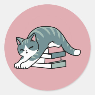 Sticker Rond Curieux avec un livre et un chat - Lecture confort
