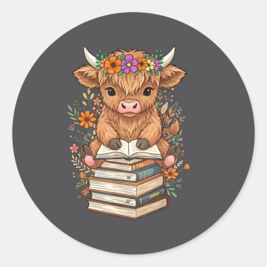 Sticker Rond Cute Baby Highland Cow Reading Book Librarian Book (Devant)