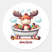 Sticker Rond Cute Baby Moose Bath Time Cartoon Illustration (Devant)
