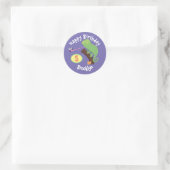 Sticker Rond Cute chameleon attraper un dessin animé d'annivers (Sac)
