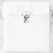 Sticker Rond Cute Chihuahua en Casquette d'anniversaire (Sac)