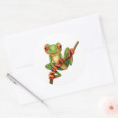 Sticker Rond Cute grenouille verte sur une branche sur blanc (Enveloppe)