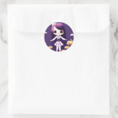 Sticker Rond Cute Kawaii fille avec Halloween Citrouille (Sac)