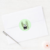 Sticker Rond Cute Panda assise en bambou (Enveloppe)