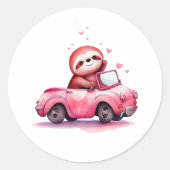 Sticker Rond Cute Sloth Driving a Pink Convertible (Devant)