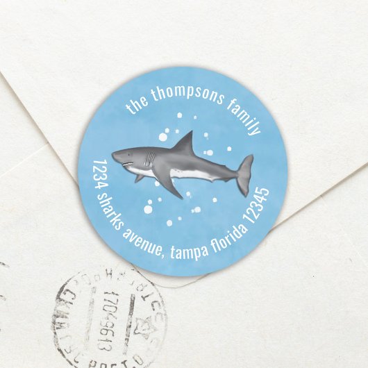 Sticker Rond Cute Whimsical Blue Ocean Sharks Adresse de retour