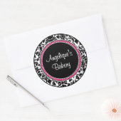 Sticker Rond Damas avec centre noir et garniture rose (Enveloppe)
