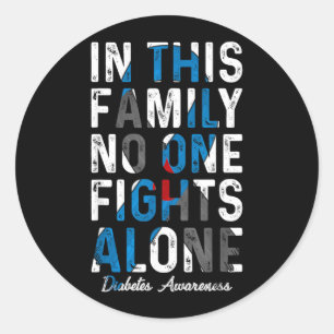 Sticker Rond Dans cette famille, lutte seule contre la sensibil