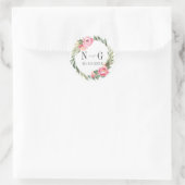 Sticker Rond Délicat Peony Typographie Chic Monogram Mariage (Sac)