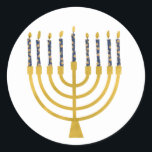 Sticker Rond Dessin des bougies bleues de Menorah Hanoukka<br><div class="desc">Faux bougies menorah en feuille d'or pour votre fête Hanoukka. Illustration de la menorah lunaire avec des étoiles blanches recouvertes de bougies célestes sur un socle de bougies menorah en faux or. Menorah starry Hanoukka illustrés cadeaux de conception et produits en papier.</div>