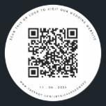 Sticker Rond Détails du mariage Qr Code Simple Noir Minimal Chi<br><div class="desc">Conçu pour les couples qui apprécient la simplicité de l'esthétique moderne. L'utilisation d'un code QR permet à vos invités d'accéder à des informations détaillées sur votre mariage à leur convenance,  tandis que le design noir et minimal ajoute une touche de classe.</div>