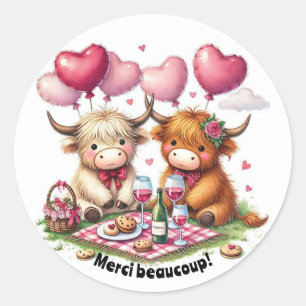 Sticker Rond Deux adorables vaches Highland, l'une blanc cassé