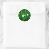 Sticker Rond deux fleurs blanches sur une prairie (Sac)