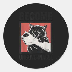 Sticker Rond Devenir ingouvernable - Black Cat Mâle de morsure