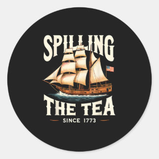 Sticker Rond Déverser Le Thé Depuis 1773 4 juillet Retro USA
