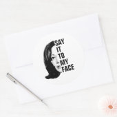 Sticker Rond Dis-le-moi en face - Kamala Harris (Enveloppe)