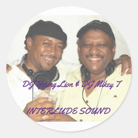 STICKER ROND DJ YOUNG LION & DJ MIKEY T (Devant)